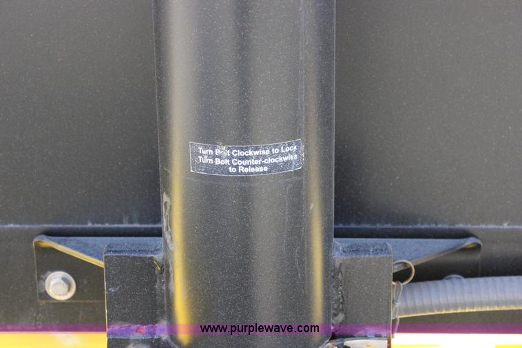 image for item J2297 2009 American Signal Company message board trailer