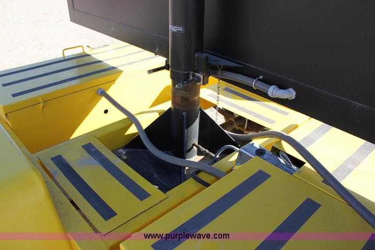 image for item J2297 2009 American Signal Company message board trailer