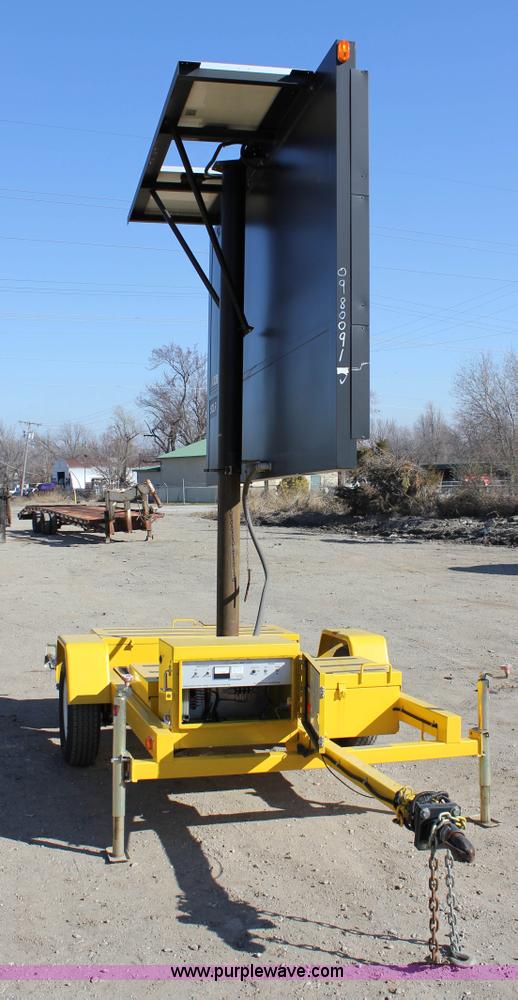 image for item J2297 2009 American Signal Company message board trailer