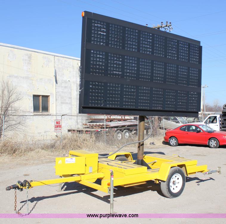 image for item J2297 2009 American Signal Company message board trailer