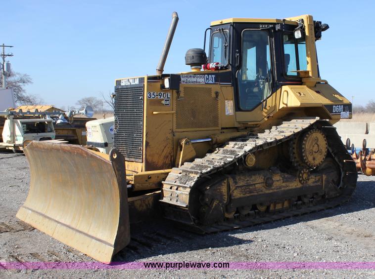 image for item J2304 2002 Caterpillar D6 MXL dozer