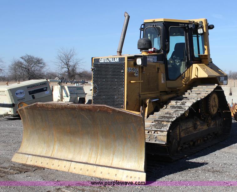 image for item J2304 2002 Caterpillar D6 MXL dozer