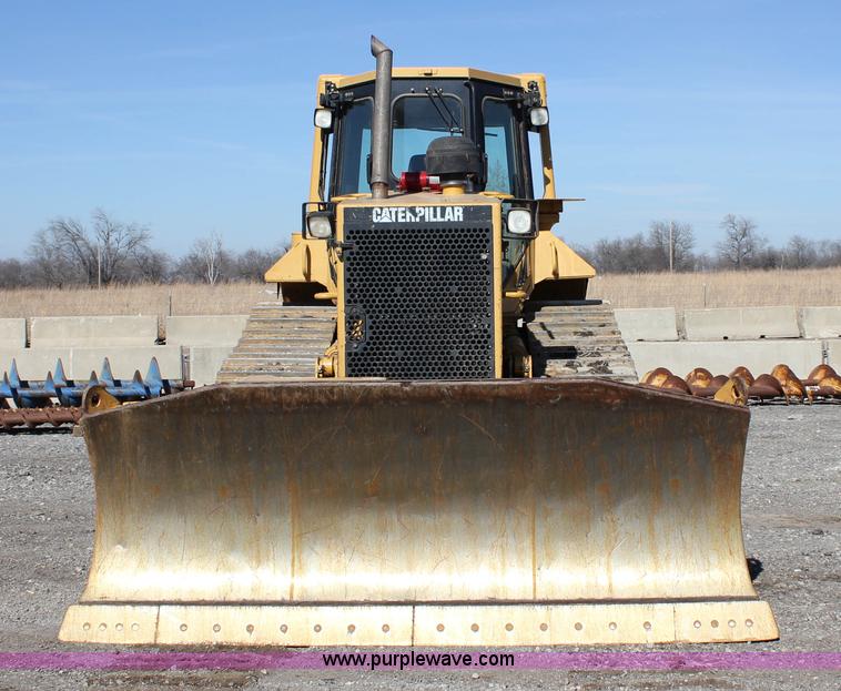 image for item J2304 2002 Caterpillar D6 MXL dozer