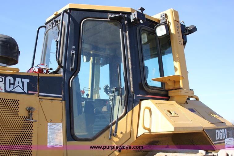 image for item J2304 2002 Caterpillar D6 MXL dozer