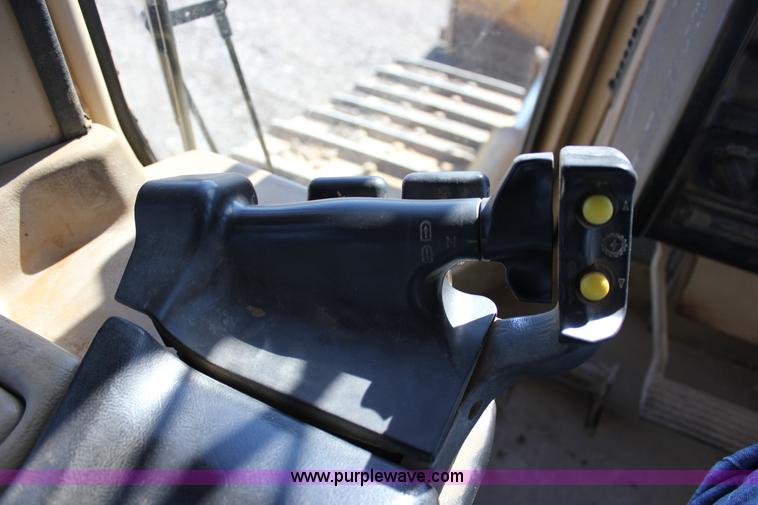 image for item J2304 2002 Caterpillar D6 MXL dozer