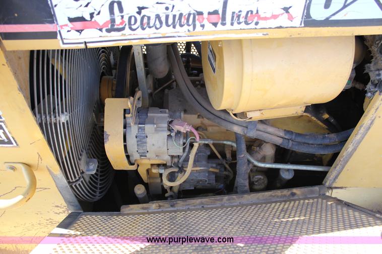 image for item J2304 2002 Caterpillar D6 MXL dozer