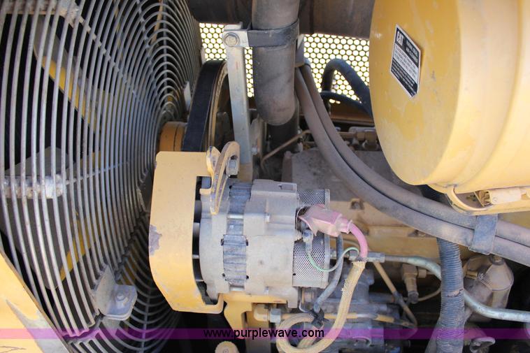 image for item J2304 2002 Caterpillar D6 MXL dozer