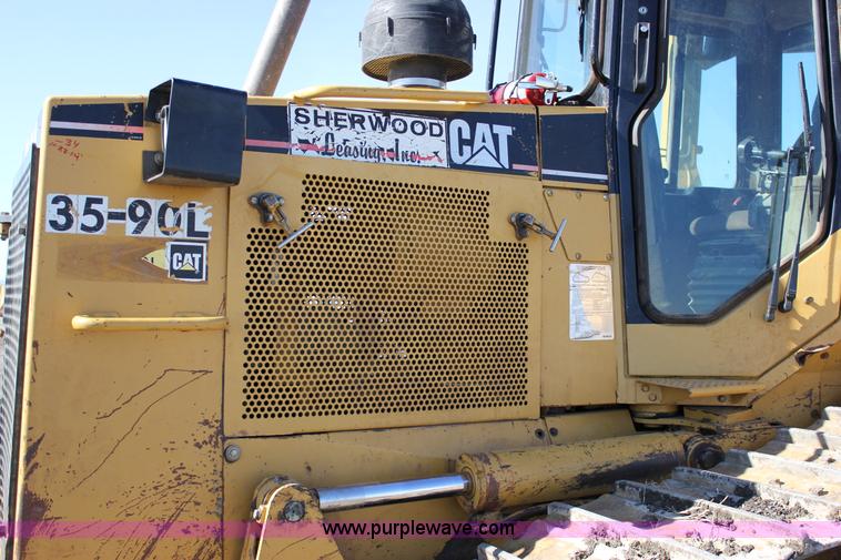 image for item J2304 2002 Caterpillar D6 MXL dozer