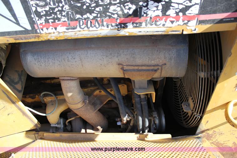 image for item J2304 2002 Caterpillar D6 MXL dozer