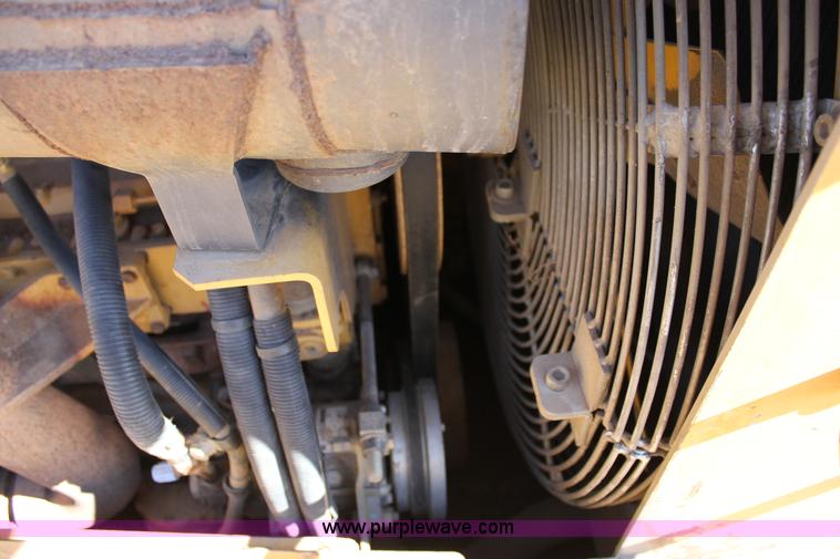 image for item J2304 2002 Caterpillar D6 MXL dozer