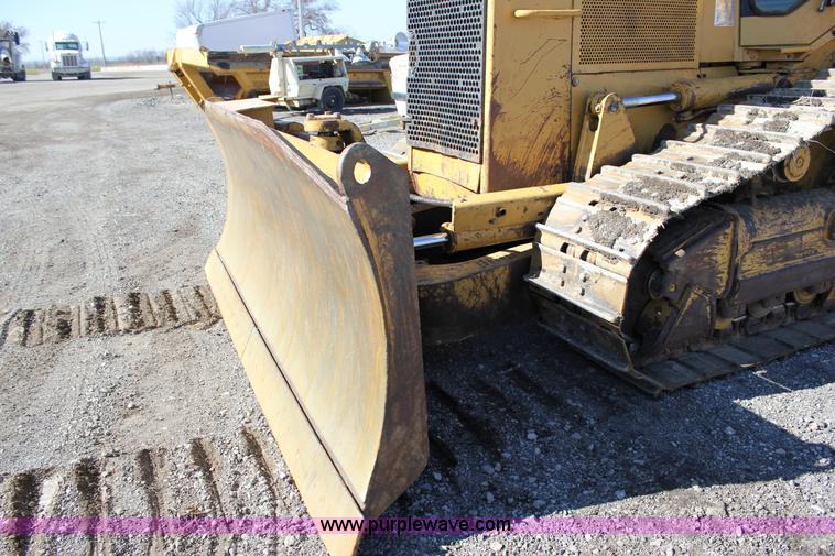 image for item J2304 2002 Caterpillar D6 MXL dozer