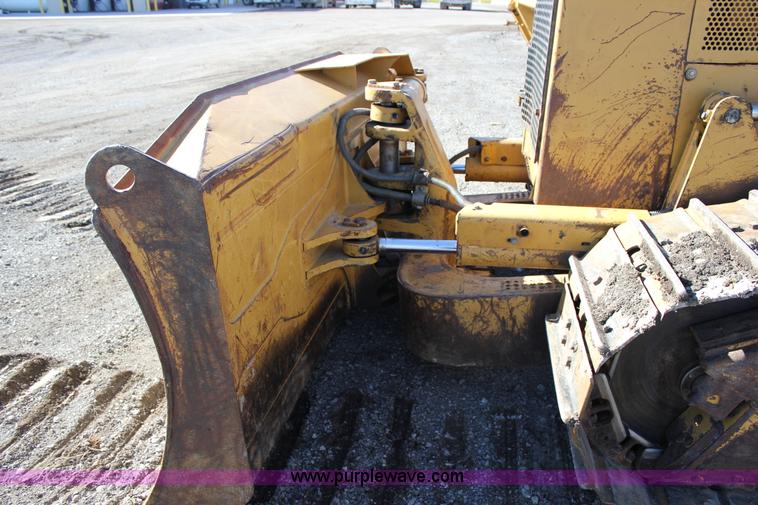 image for item J2304 2002 Caterpillar D6 MXL dozer