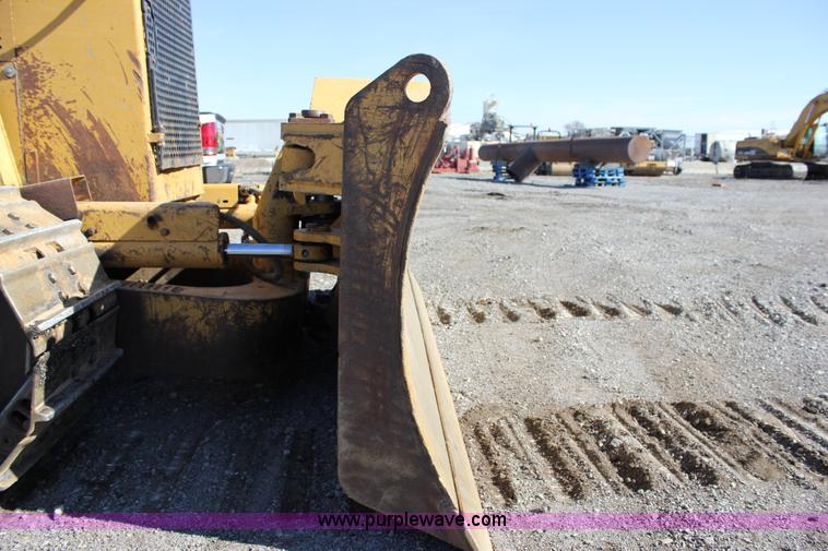 image for item J2304 2002 Caterpillar D6 MXL dozer