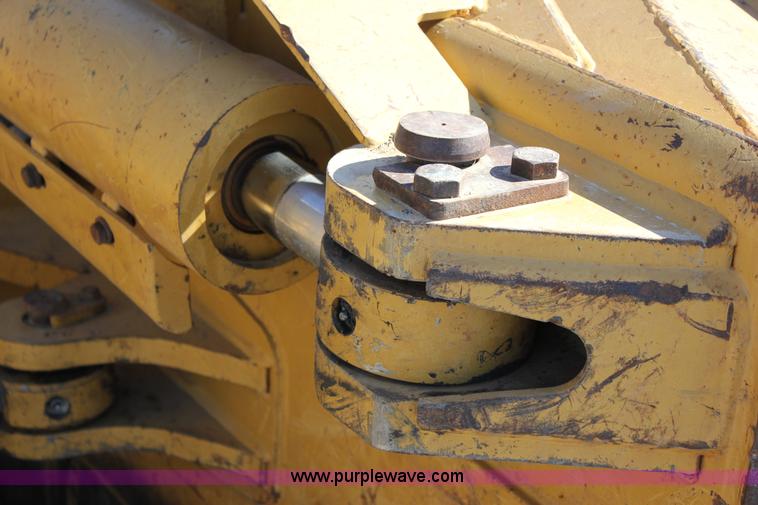 image for item J2304 2002 Caterpillar D6 MXL dozer