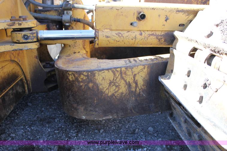 image for item J2304 2002 Caterpillar D6 MXL dozer