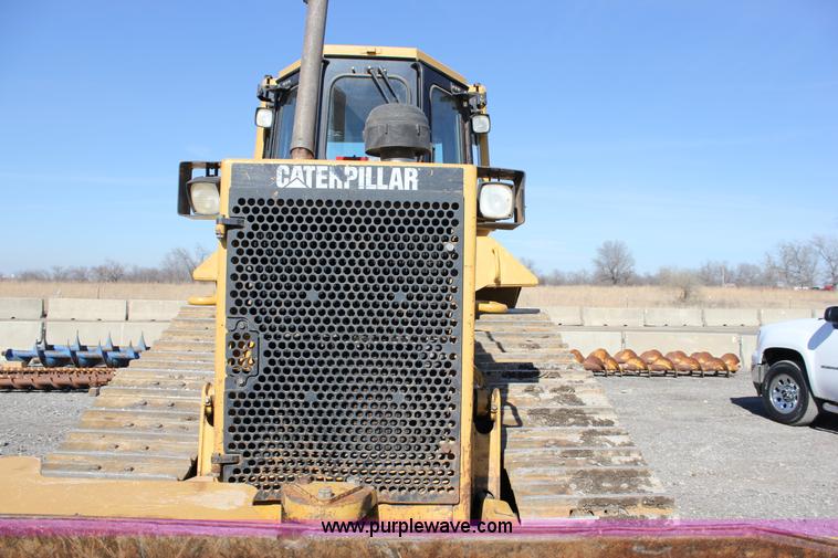 image for item J2304 2002 Caterpillar D6 MXL dozer
