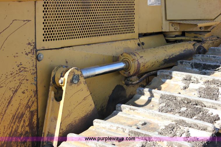 image for item J2304 2002 Caterpillar D6 MXL dozer