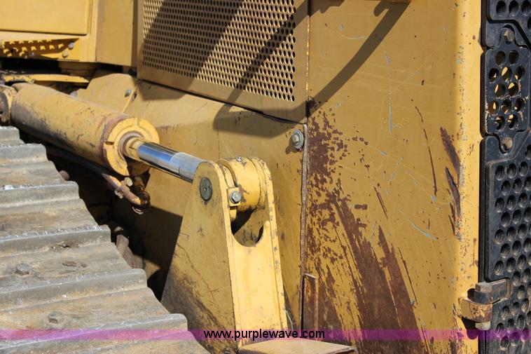 image for item J2304 2002 Caterpillar D6 MXL dozer