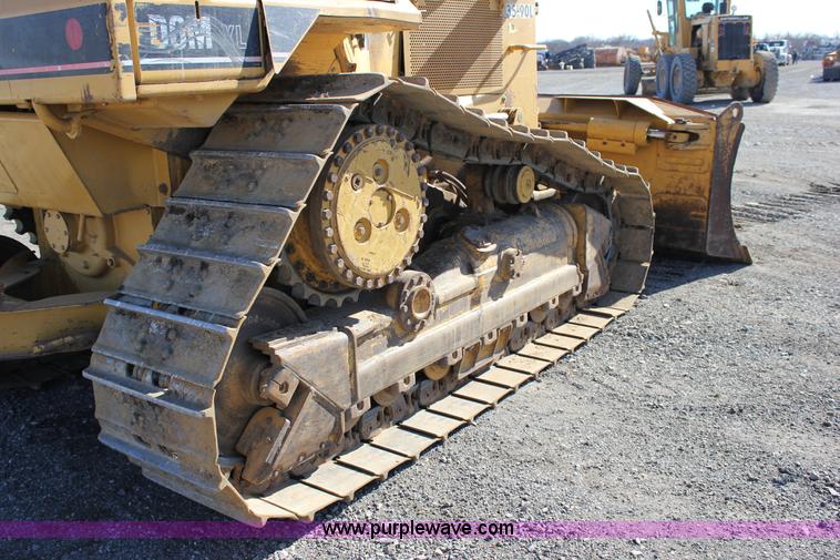 image for item J2304 2002 Caterpillar D6 MXL dozer