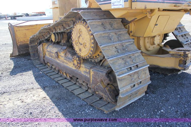 image for item J2304 2002 Caterpillar D6 MXL dozer
