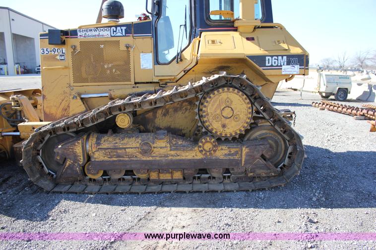 image for item J2304 2002 Caterpillar D6 MXL dozer