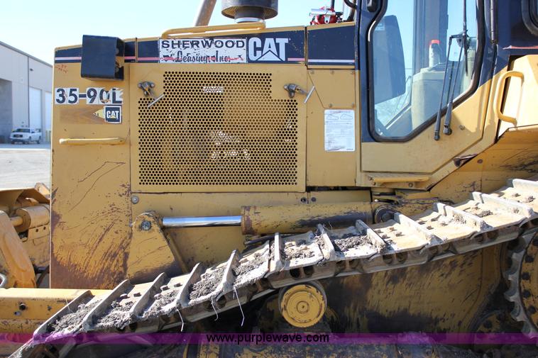 image for item J2304 2002 Caterpillar D6 MXL dozer