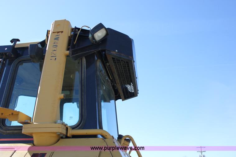 image for item J2304 2002 Caterpillar D6 MXL dozer