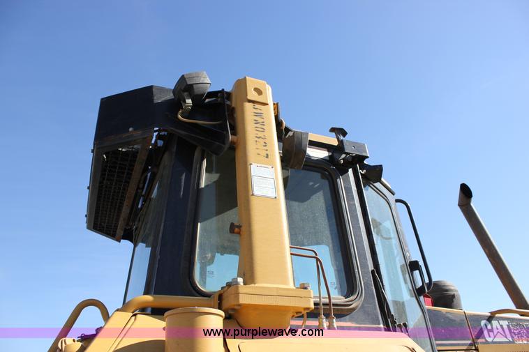 image for item J2304 2002 Caterpillar D6 MXL dozer