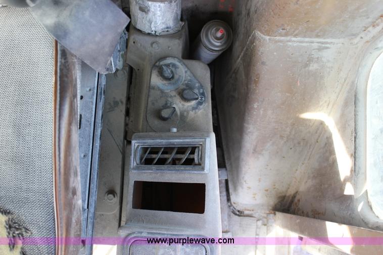 image for item J2305 1988 Caterpillar 140G articulated motor grader