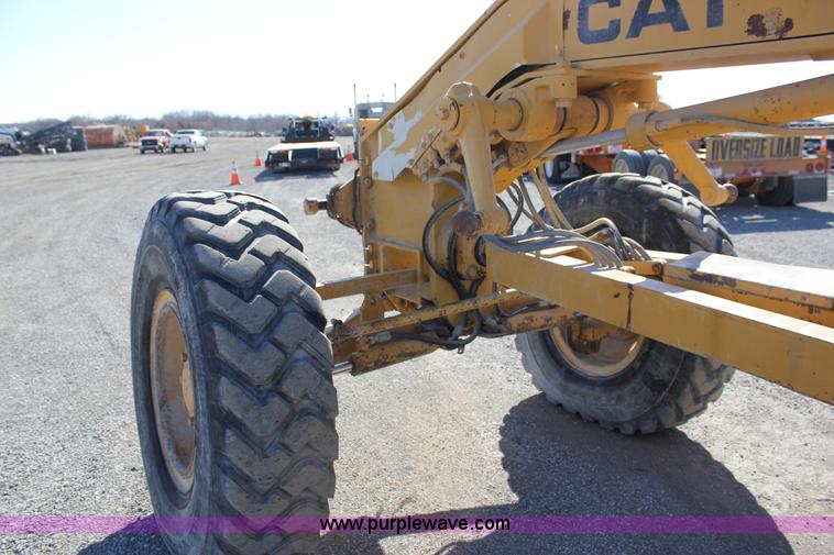 image for item J2305 1988 Caterpillar 140G articulated motor grader