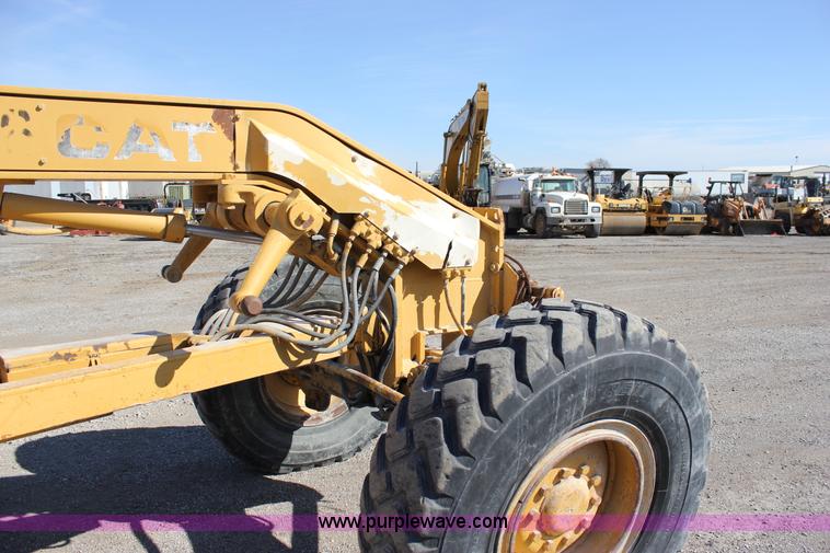 image for item J2305 1988 Caterpillar 140G articulated motor grader