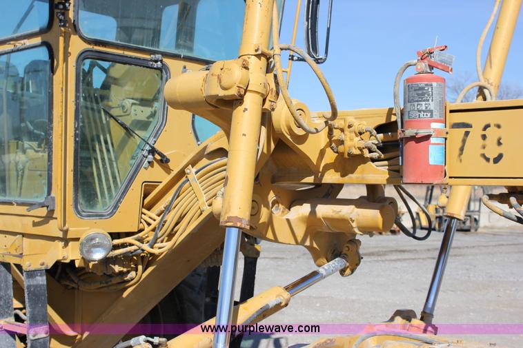 image for item J2305 1988 Caterpillar 140G articulated motor grader