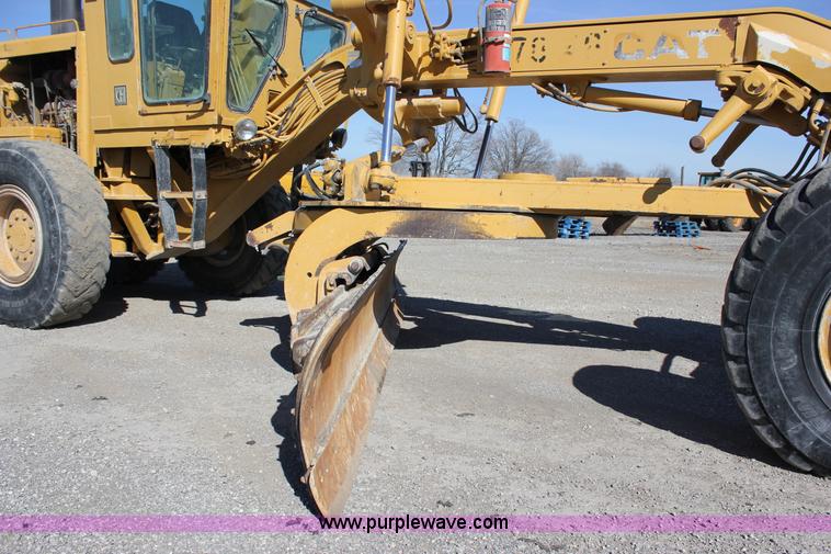 image for item J2305 1988 Caterpillar 140G articulated motor grader