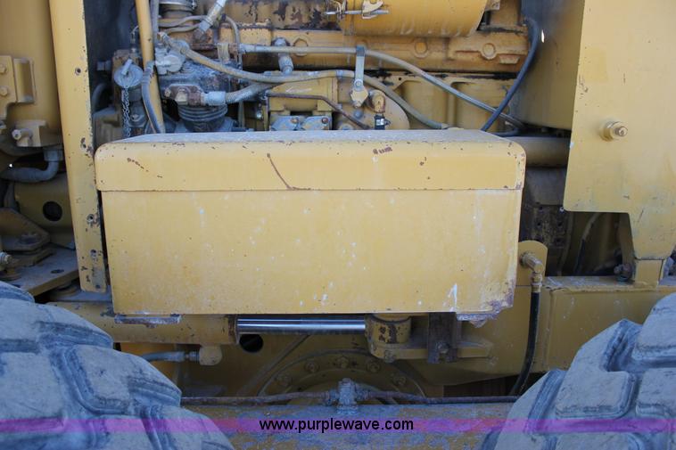 image for item J2305 1988 Caterpillar 140G articulated motor grader
