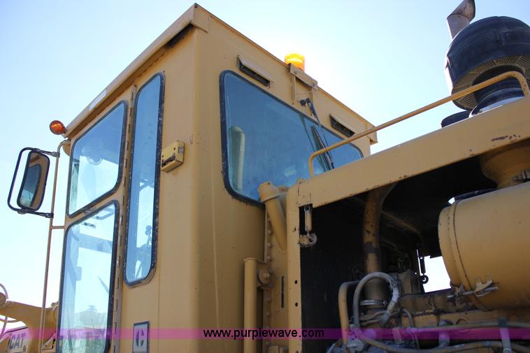 image for item J2305 1988 Caterpillar 140G articulated motor grader