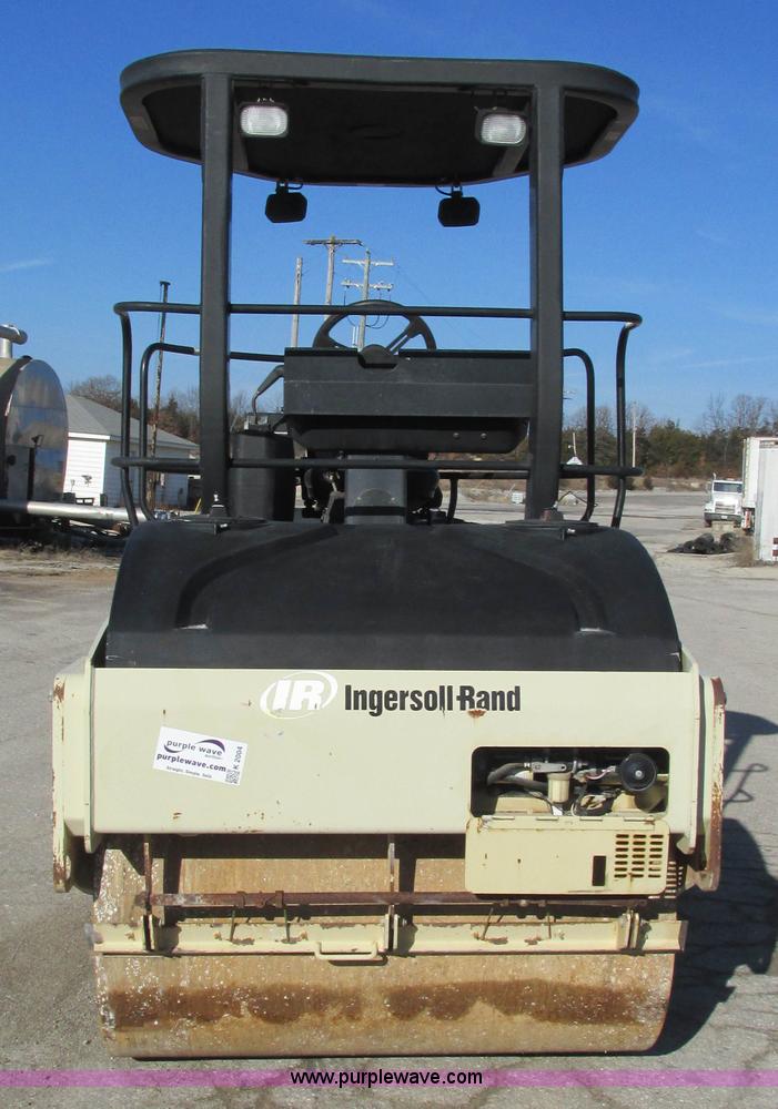 image for item K2004 2005 Ingersoll Rand DD70 vibratory smooth double drum roller