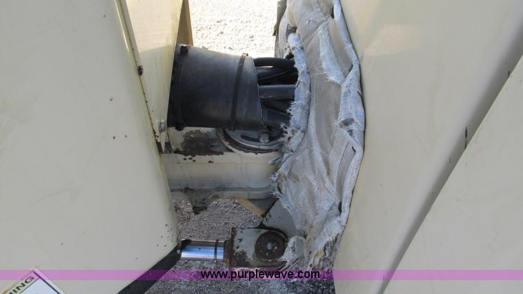 image for item K2004 2005 Ingersoll Rand DD70 vibratory smooth double drum roller