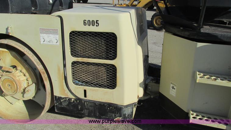 image for item K2004 2005 Ingersoll Rand DD70 vibratory smooth double drum roller