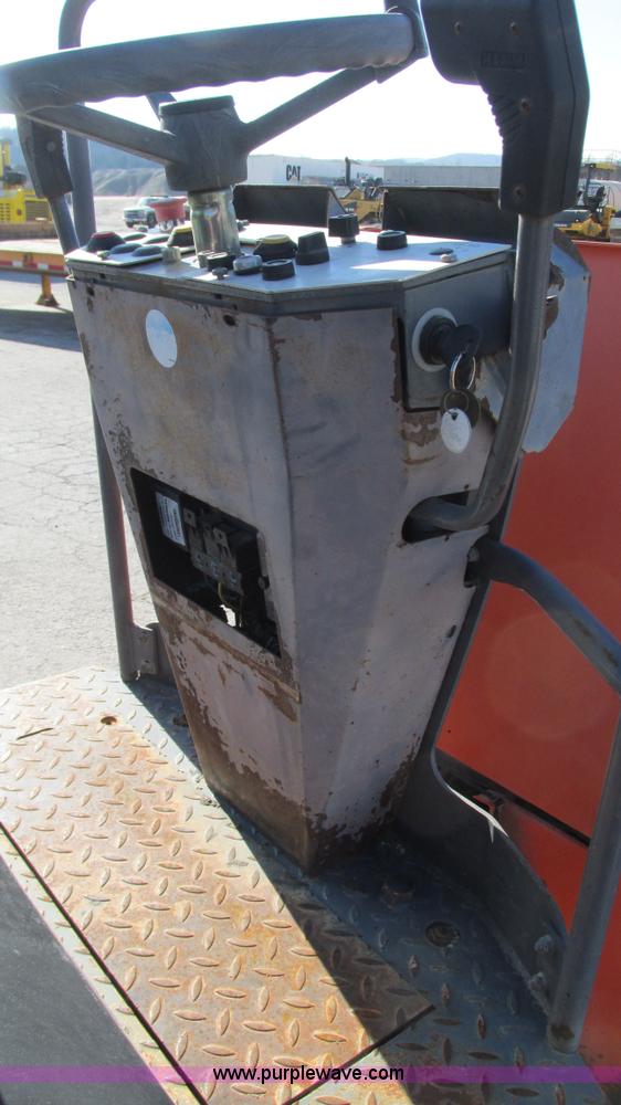 image for item K2005 2002 Hamm HD12 vibratory smooth double drum roller