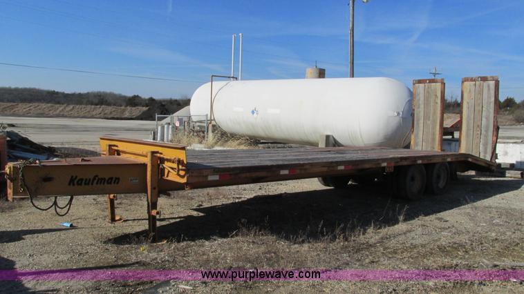 image for item K2007 2002 Kaufman trailer