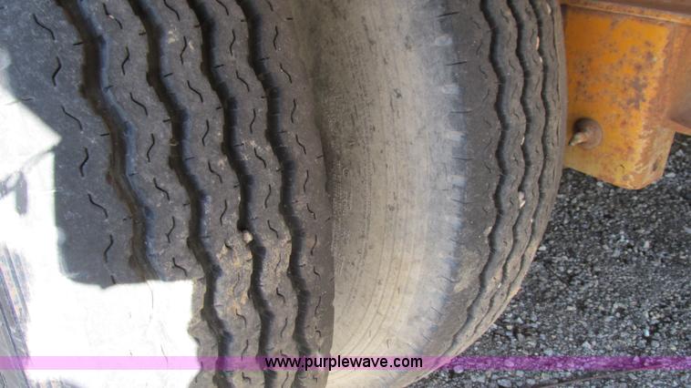 image for item K2007 2002 Kaufman trailer