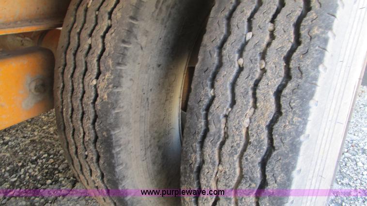 image for item K2007 2002 Kaufman trailer