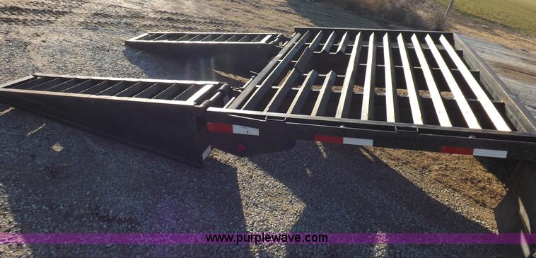 image for item K3185 2002 Load Trail trailer