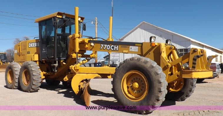 image for item K3197 2003 John Deere 770CH articulated motor grader