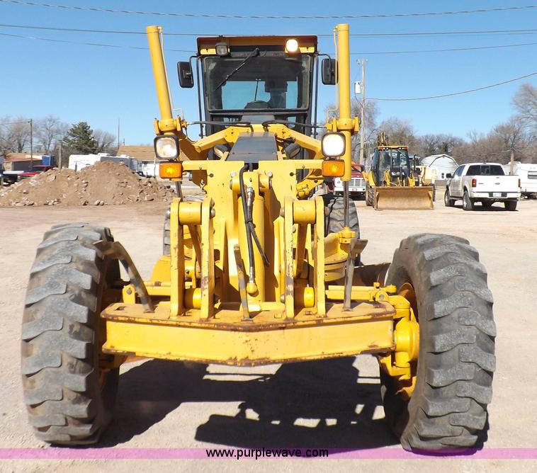 image for item K3197 2003 John Deere 770CH articulated motor grader