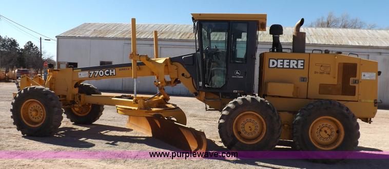 image for item K3197 2003 John Deere 770CH articulated motor grader