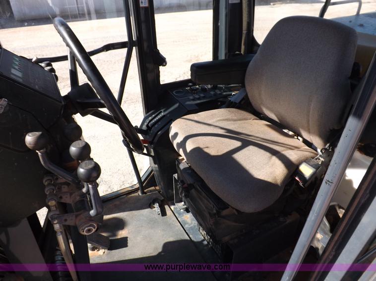 image for item K3197 2003 John Deere 770CH articulated motor grader