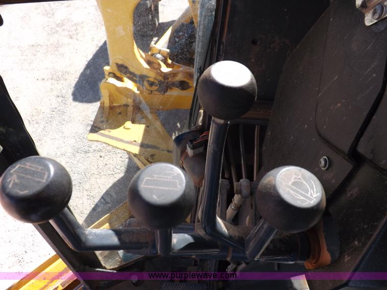 image for item K3197 2003 John Deere 770CH articulated motor grader