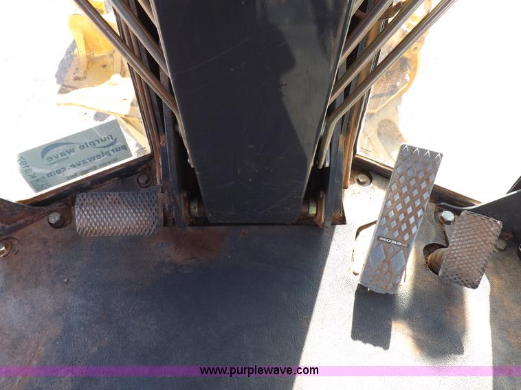 image for item K3197 2003 John Deere 770CH articulated motor grader