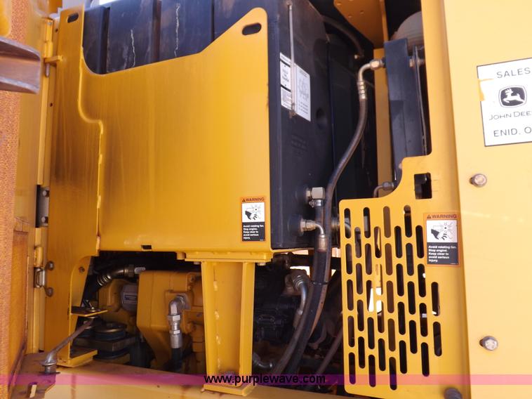 image for item K3197 2003 John Deere 770CH articulated motor grader